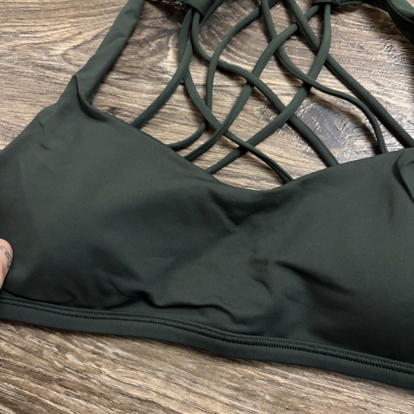 NWT Lululemon Free to Be Wild Bra (Rainforest Green) Size 8 - Picture 4 of 7